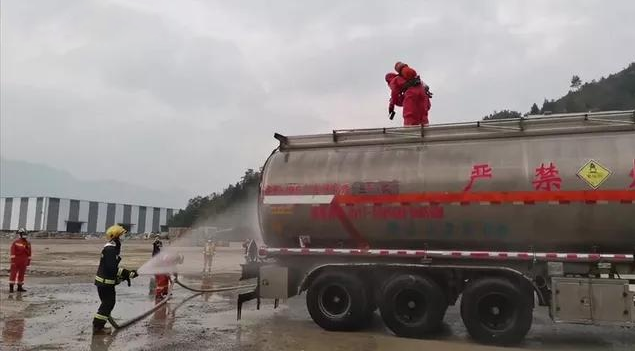 四川油罐車爆炸事故